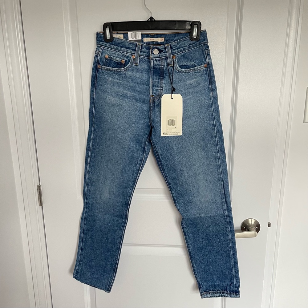 Levi’s Wedgie Jeans - Picture 1 of 3